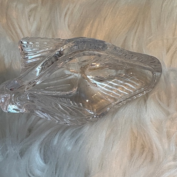 Elegant Glass Swan Figurine - Picture 6 of 10